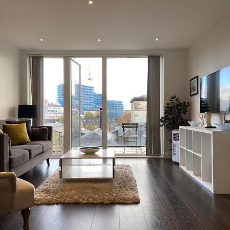 Blissful One Bed Near The River Saint Saint Kew Extérieur photo