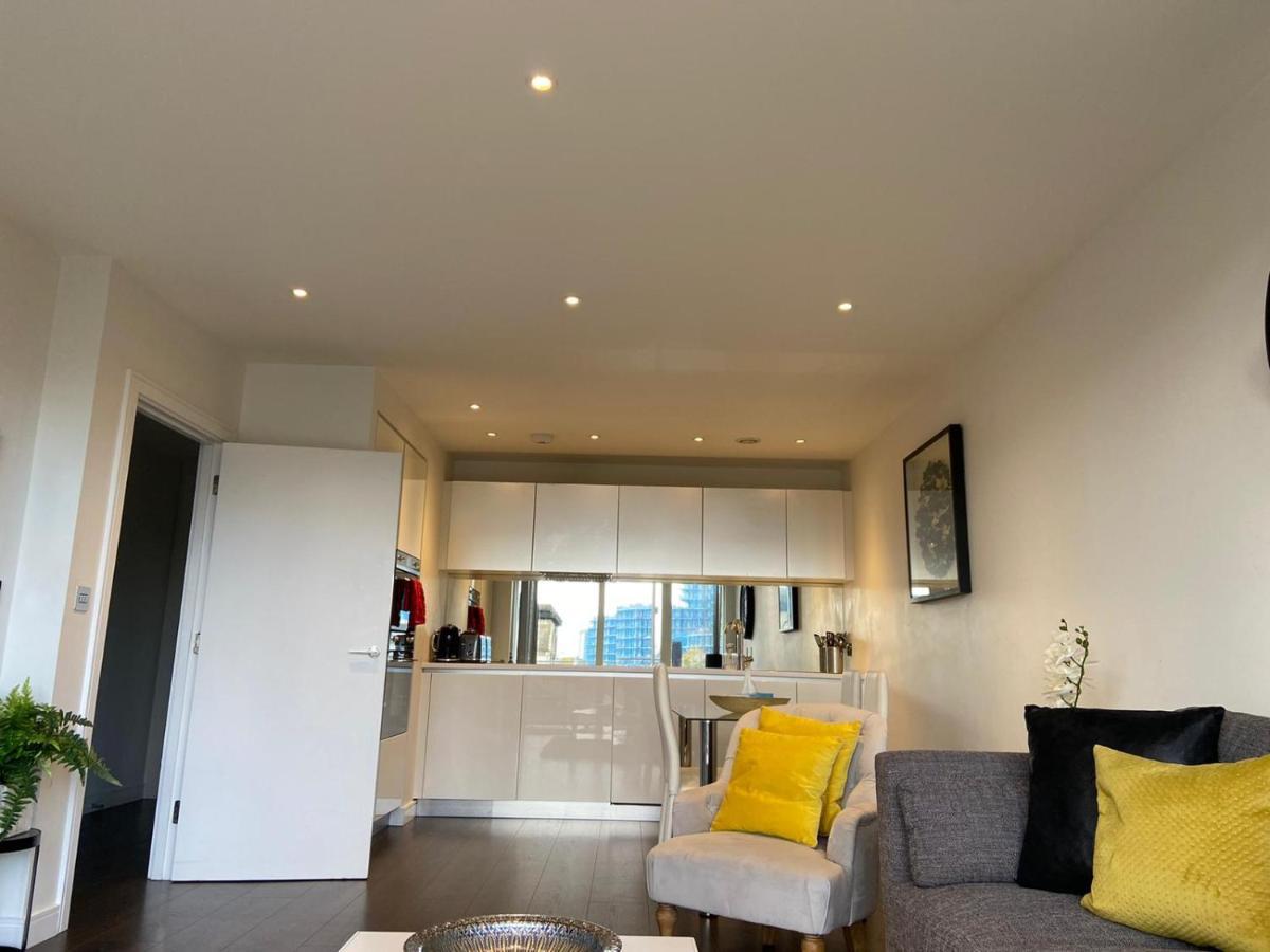 Blissful One Bed Near The River Saint Saint Kew Extérieur photo