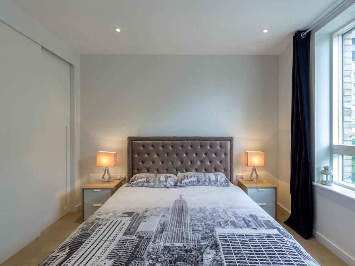 Blissful One Bed Near The River Saint Saint Kew Extérieur photo